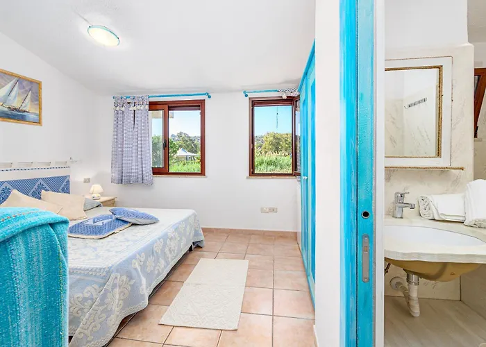 Blue House Laconia * Cannigione